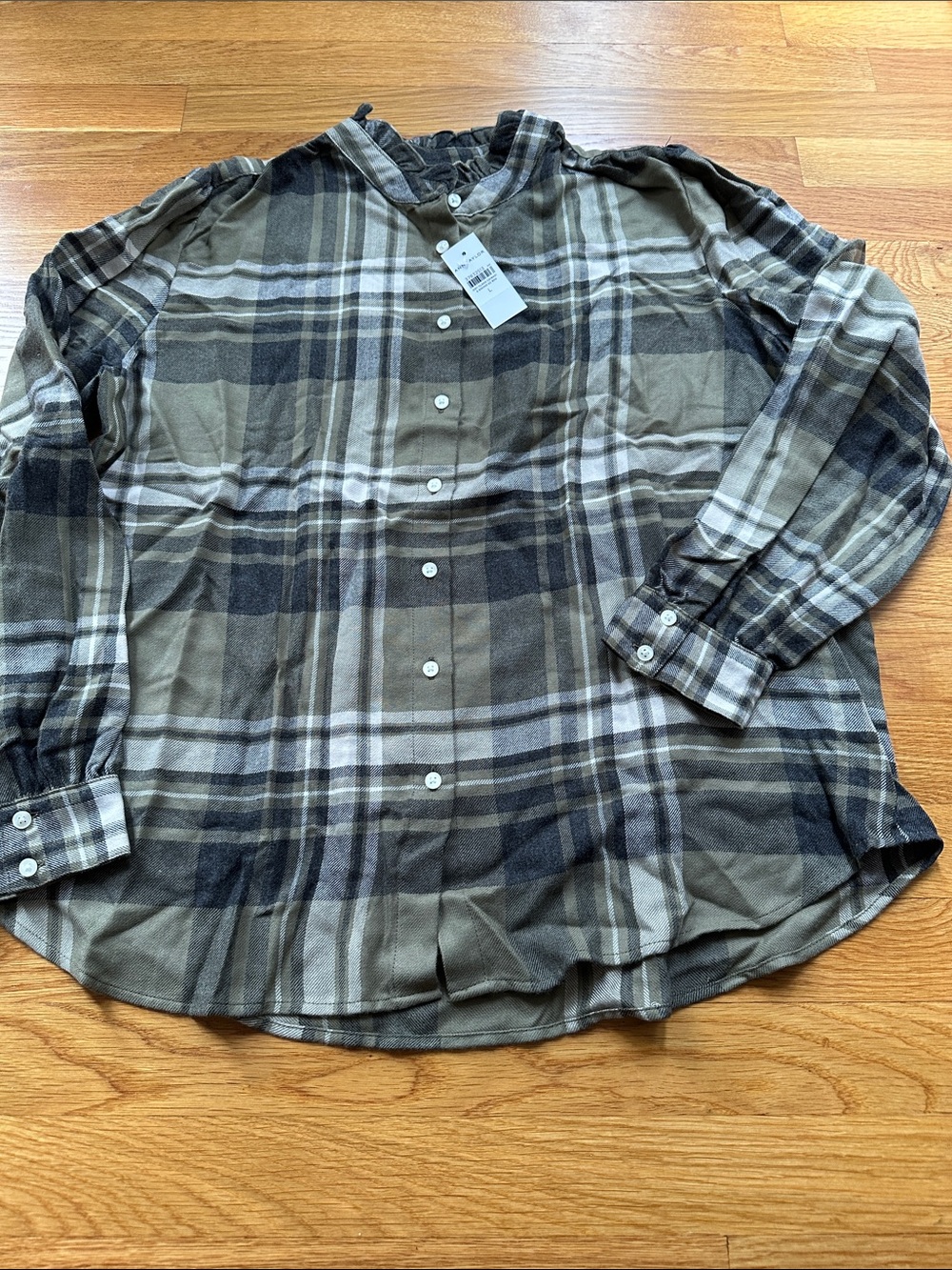 Ann Taylor Flannel Shirt NWT Womens ruffle collar button down in Olive & Black